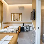泰瑞莎客房和套房旅馆 招待所 4*