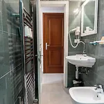 泰瑞莎客房和套房旅馆 4* 斯培西亚