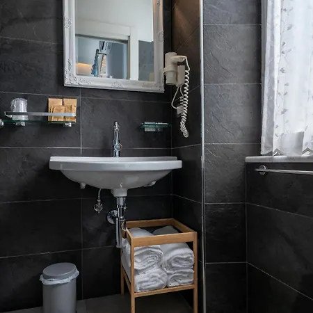 Teresa & Guest house 4*